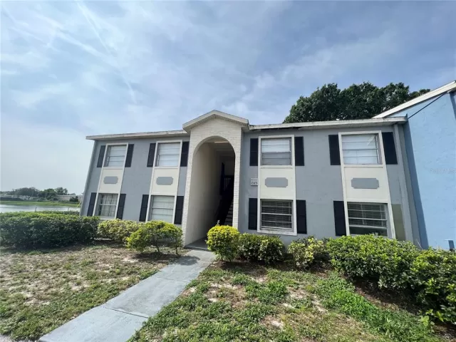 MLS: O6115108 Condo For Sale
