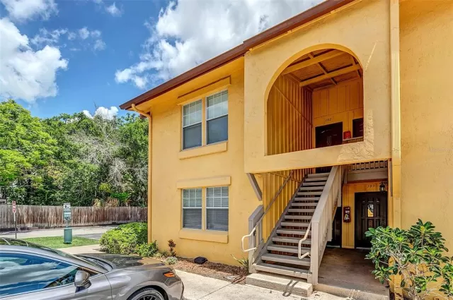 MLS: O6116262 Condo For Sale