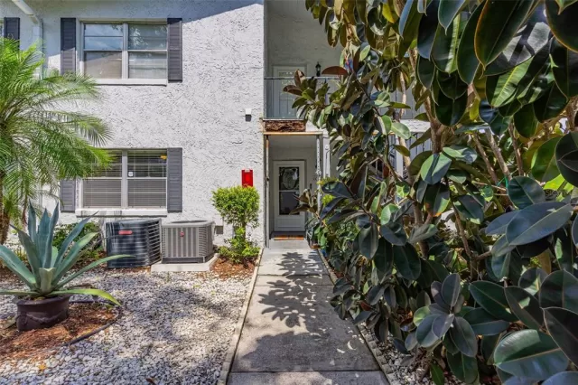 MLS: O6116415 Condo For Sale