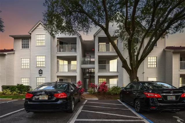 MLS: O6116677 Condo For Sale