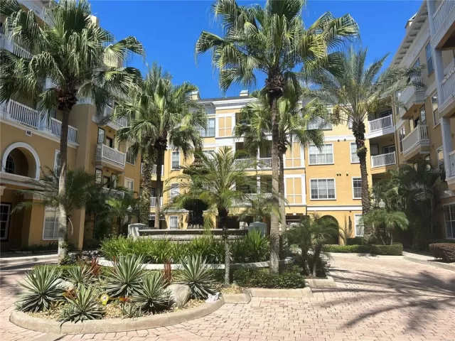 MLS: O6117286 Condo For Sale