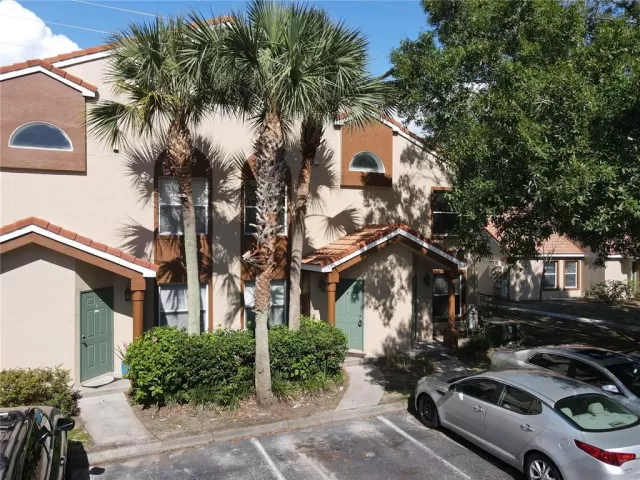 MLS: O6117535 Condo For Sale