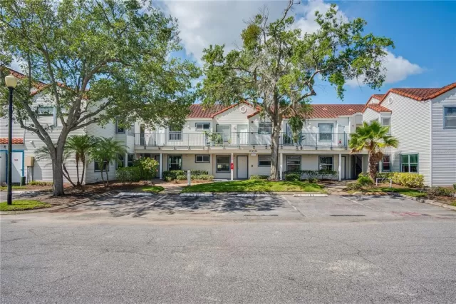 MLS: O6118328 Condo For Sale