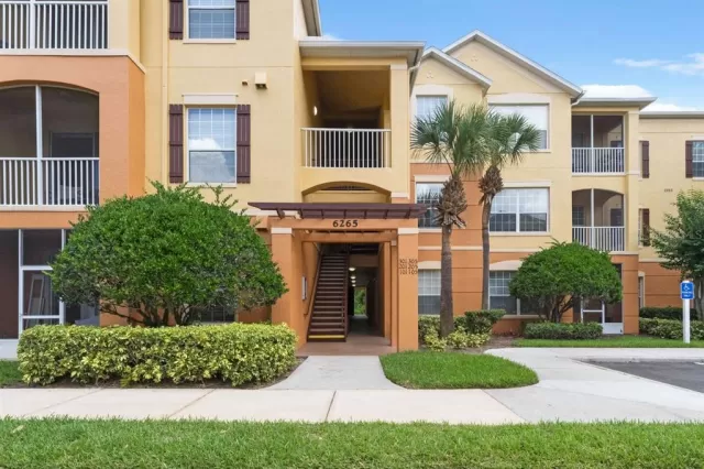 MLS: O6119083 Condo For Sale