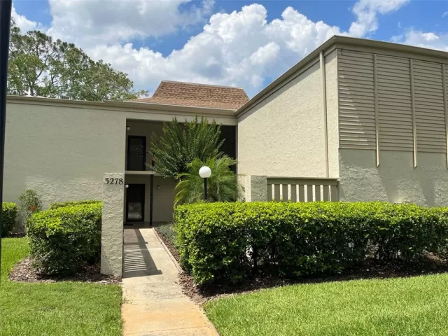 MLS: O6119253 Condo For Sale