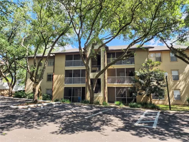 MLS: O6119652 Condo For Sale