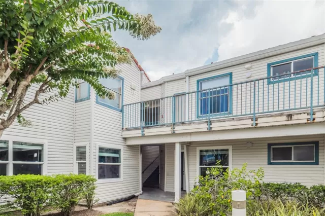 MLS: O6119696 Condo For Sale