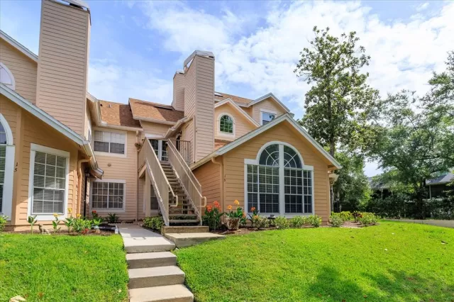 MLS: O6119776 Condo For Sale