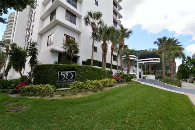 MLS: O6119953 Condo For Sale