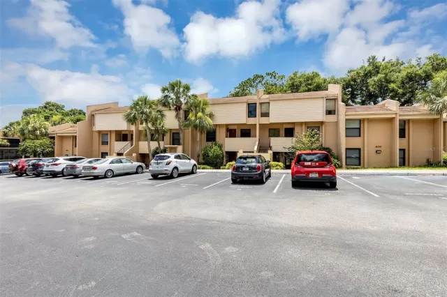 MLS: O6120254 Condo For Sale