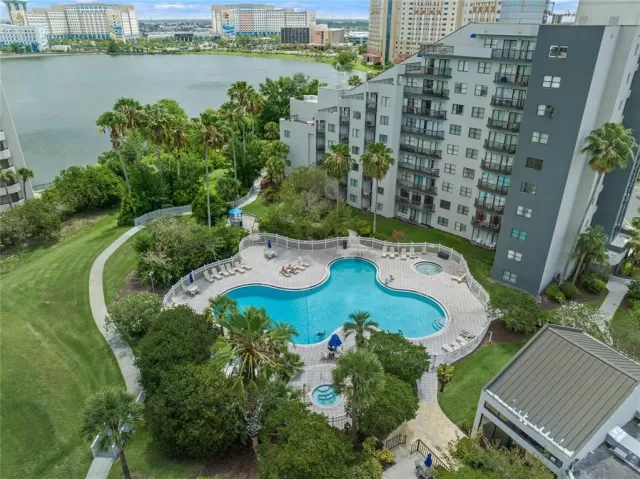 MLS: O6120547 Condo For Sale