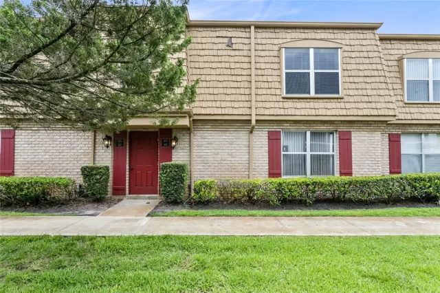 MLS: O6121088 Condo For Sale