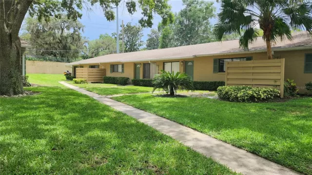 MLS: O6121658 Condo For Sale