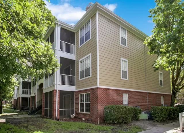 MLS: O6122164 Condo For Sale