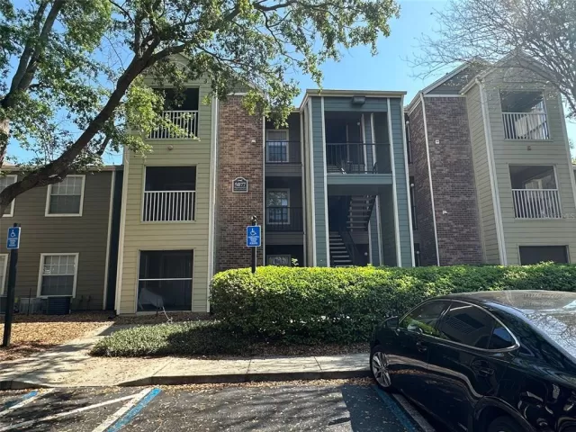 MLS: O6122358 Condo For Sale