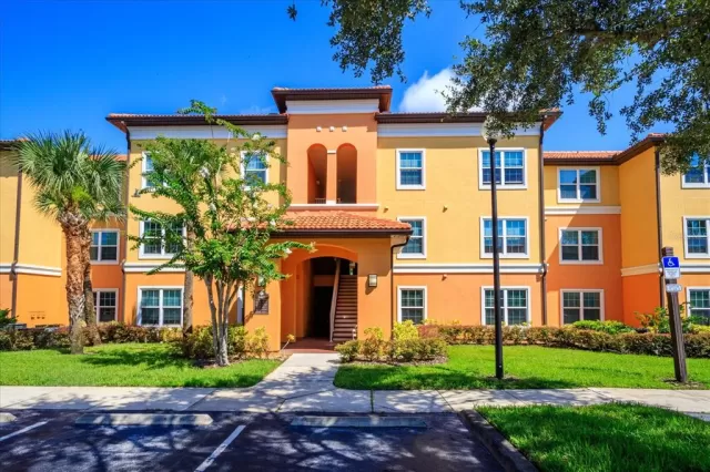 MLS: O6123613 Condo For Sale