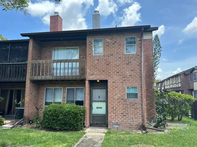 MLS: O6123617 Condo For Sale