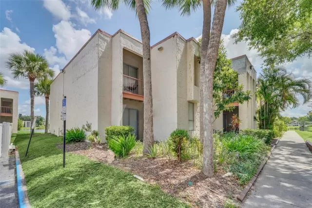 MLS: O6126395 Condo For Sale