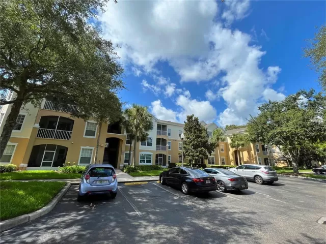 MLS: O6126579 Condo For Sale