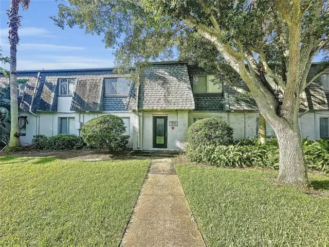 MLS: O6126695 Condo For Sale