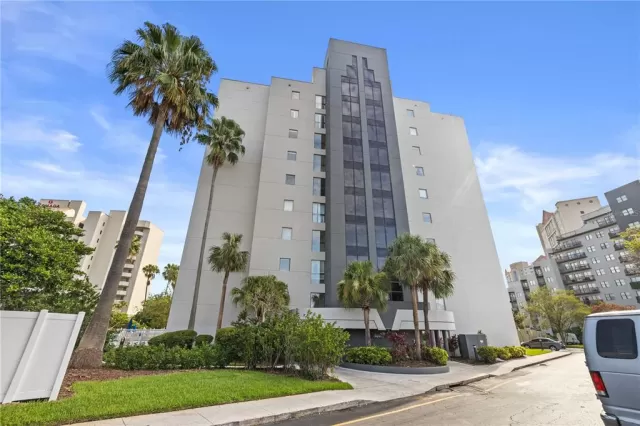 MLS: O6126975 Condo For Sale
