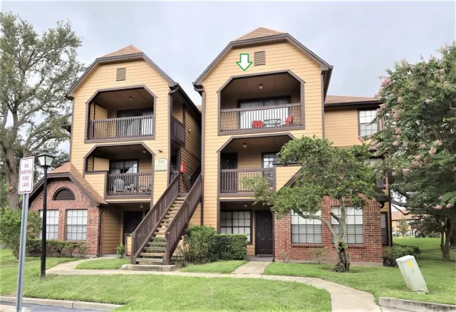 MLS: O6126997 Condo For Sale