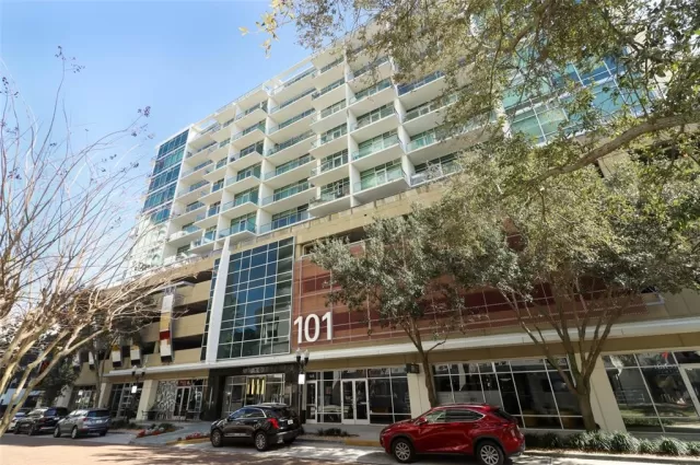 MLS: O6128388 Condo For Sale