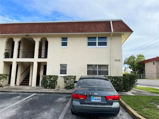 MLS: O6128479 Condo For Sale