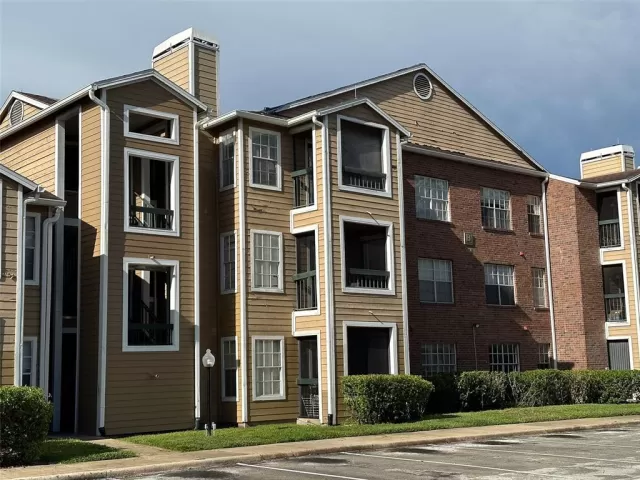 MLS: O6128794 Condo For Sale