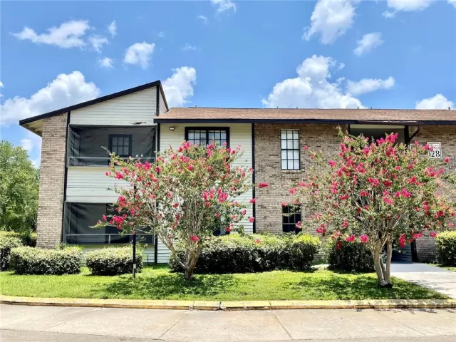 MLS: O6130751 Condo For Sale