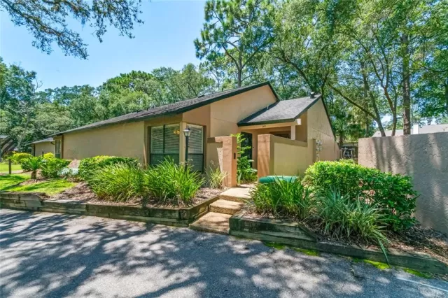 MLS: O6132902 Condo For Sale