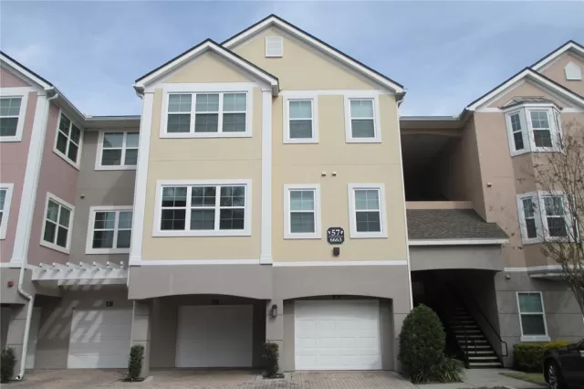 MLS: O6133859 Condo For Sale