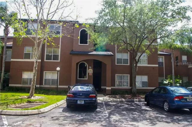 MLS: O6133950 Condo For Sale
