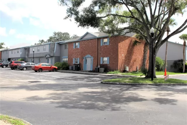 MLS: O6133968 Condo For Sale