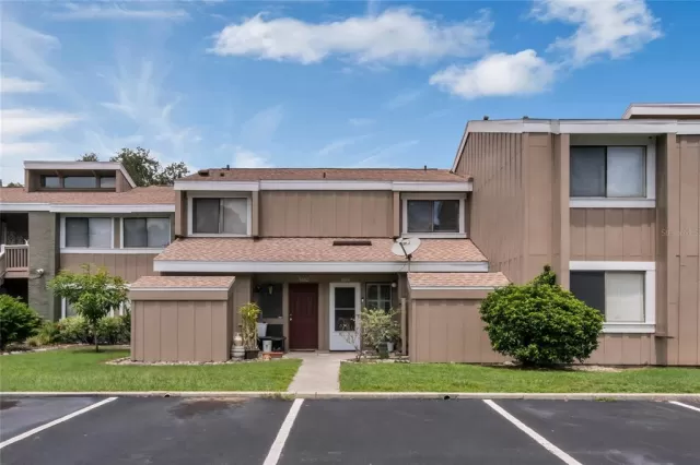 MLS: O6135067 Condo For Sale