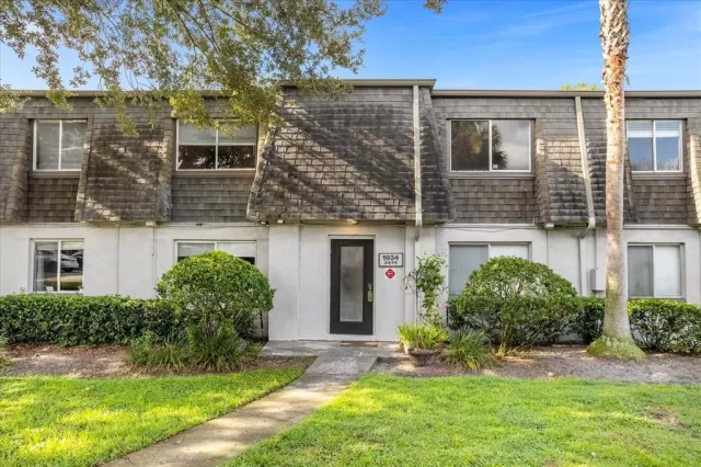 MLS: O6135558 Condo For Sale