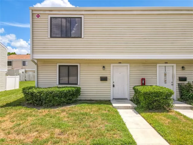 MLS: O6135952 Condo For Sale