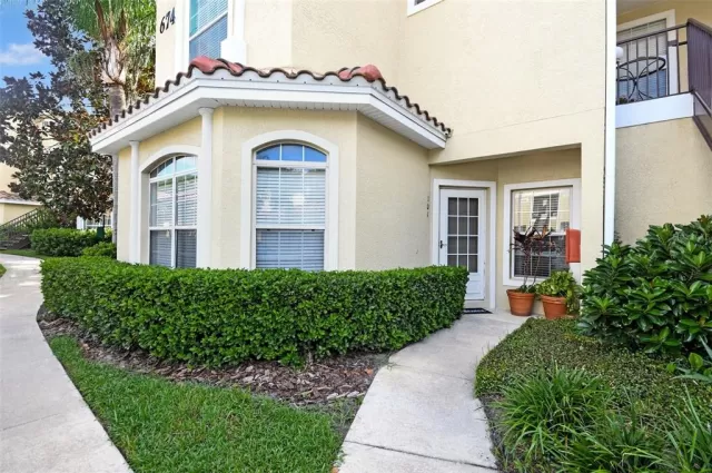 MLS: O6136094 Condo For Sale