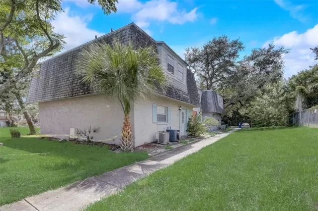 MLS: O6136099 Condo For Sale