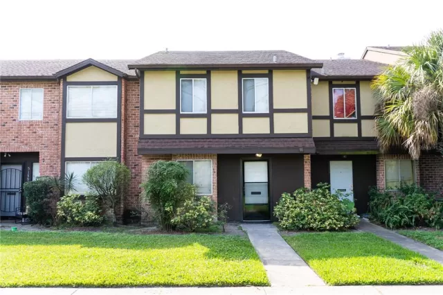 MLS: O6136122 Condo For Sale