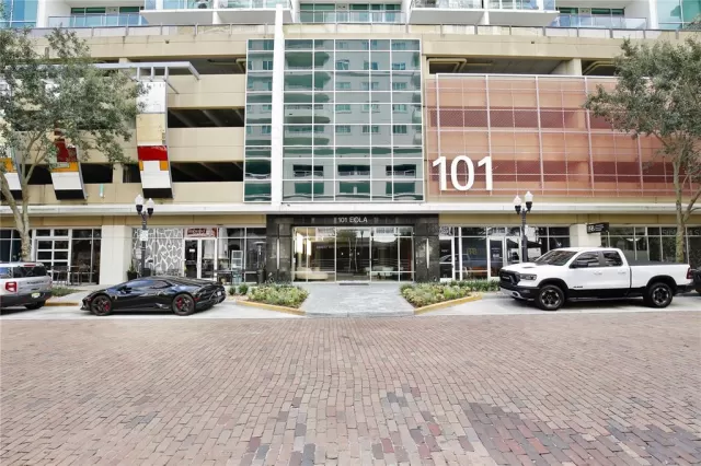 MLS: O6137351 Condo For Sale