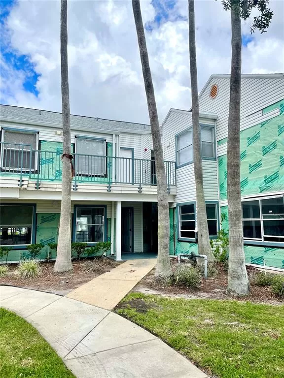 MLS: O6137728 Condo For Sale