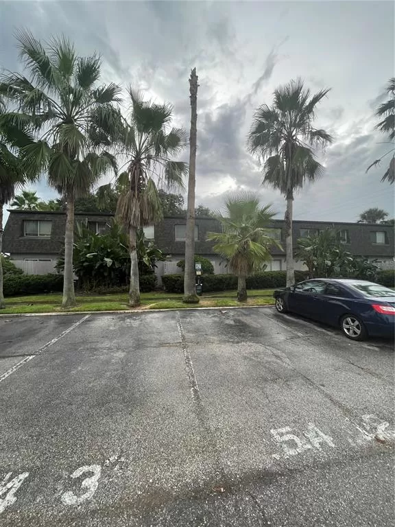 MLS: O6137818 Condo For Sale