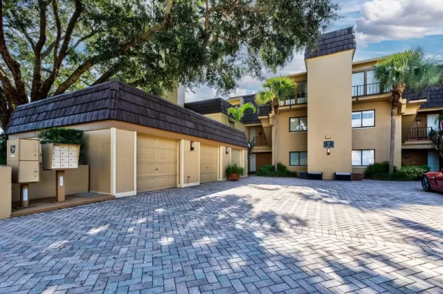 MLS: O6140096 Condo For Sale