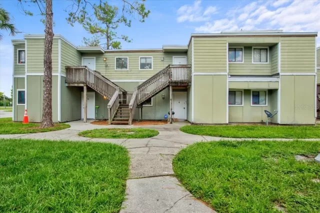 MLS: O6140995 Condo For Sale