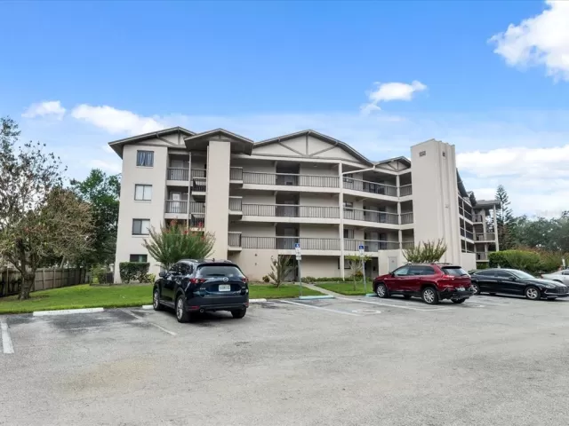 MLS: O6141163 Condo For Sale