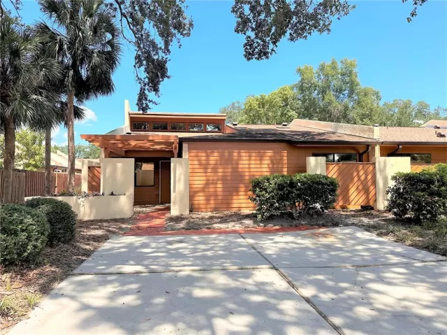 MLS: O6141230 Condo For Sale