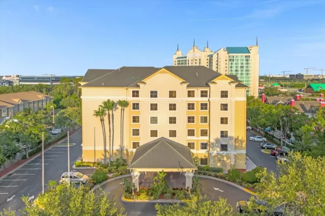 MLS: O6142010 Condo For Sale