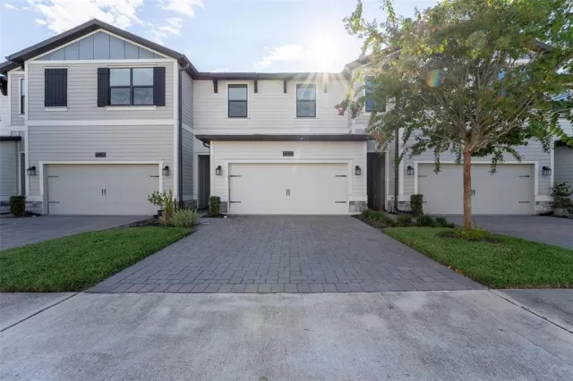 MLS: O6142086 Condo For Sale