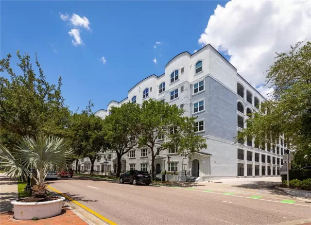 MLS: O6142247 Condo For Sale